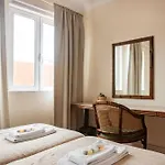 Large Family Flat In Campo De Ourique Zajazd
