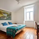 Large Family Flat In Campo De Ourique Zajazd