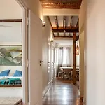 Large Family Flat In Campo De Ourique Lizbona