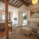 Large Family Flat In Campo De Ourique
