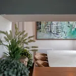 Large Family Flat In Campo De Ourique Lizbona