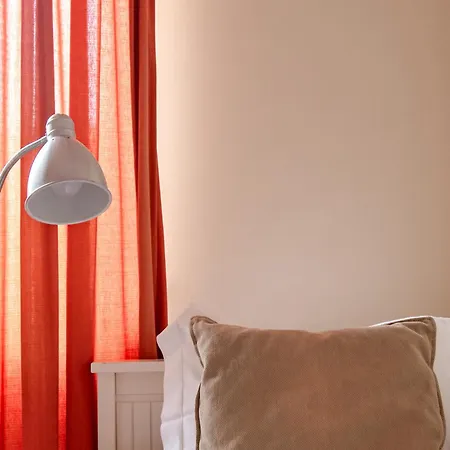 Zajazd Large Family Flat In Campo De Ourique Lizbona