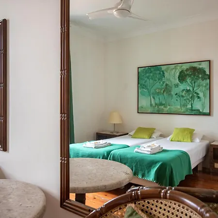 Large Family Flat In Campo De Ourique *