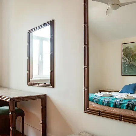 Large Family Flat In Campo De Ourique