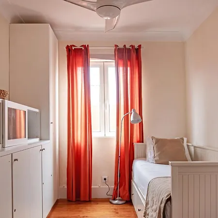 Inn Large Family Flat In Campo De Ourique