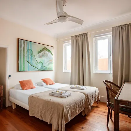 Herberg Large Family Flat In Campo De Ourique *