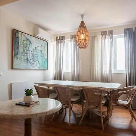 Penzion Large Family Flat In Campo De Ourique