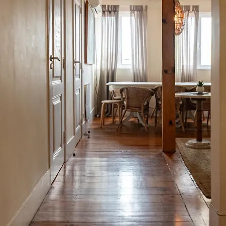 Large Family Flat In Campo De Ourique Мини-отель *